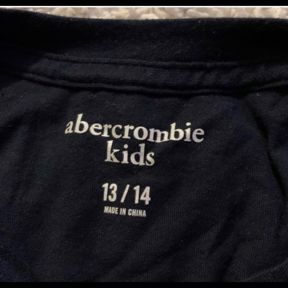 Kids T-Shirt.. size 13-14 - Picture 2 of 2